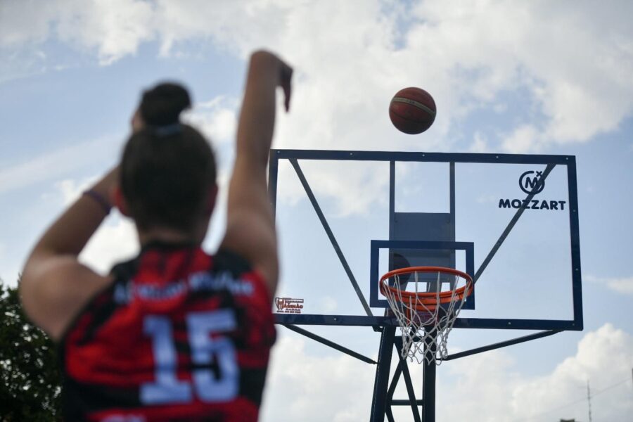 “SVAKI SPORT TREBA VIŠE DJEVOJČICA” Saša Čađo pozvala na besplatnu školu košarke u Banjaluci (FOTO)