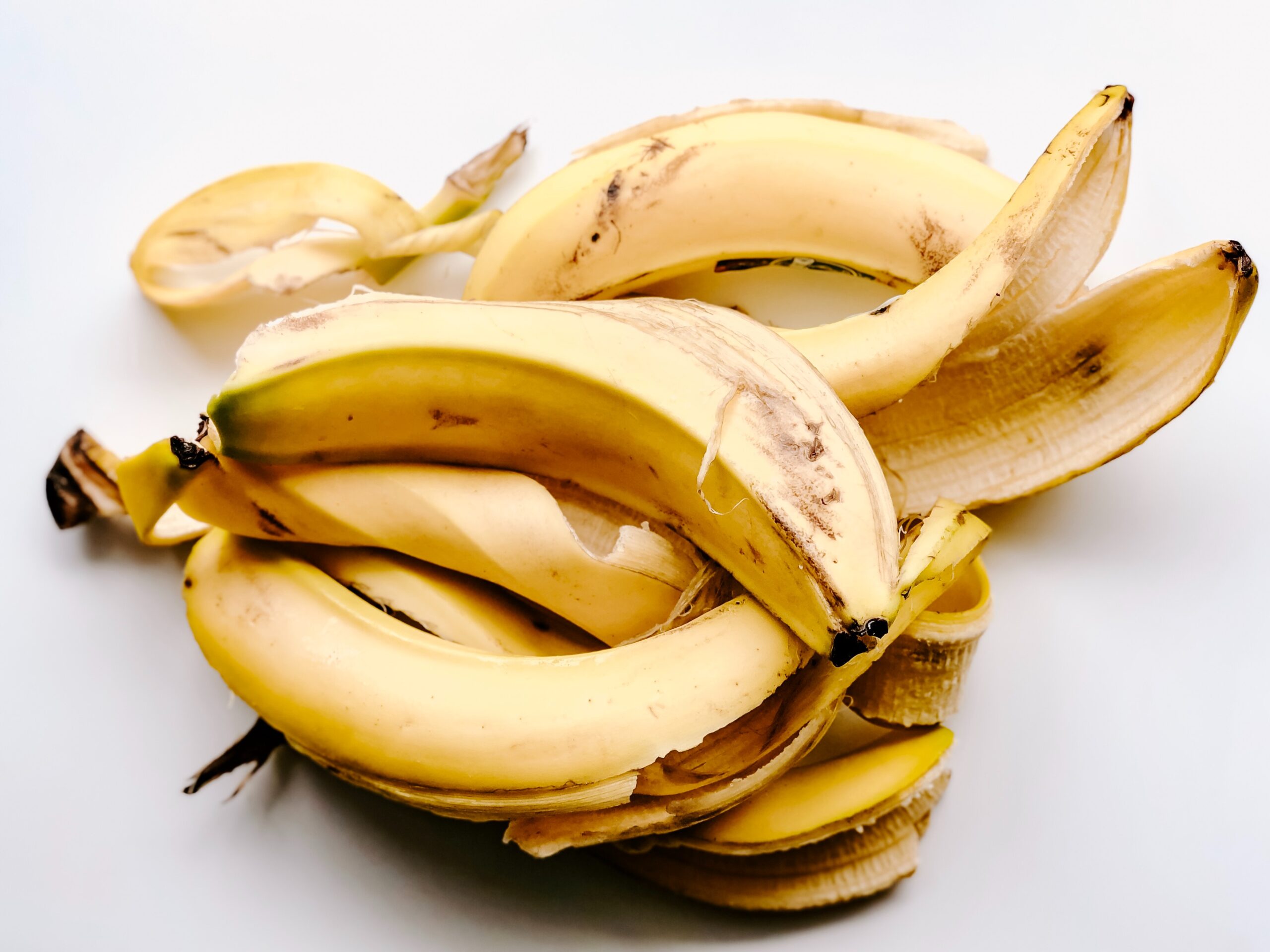 SJAJAN TRIK Kora banane za peglanje bora (VIDEO)