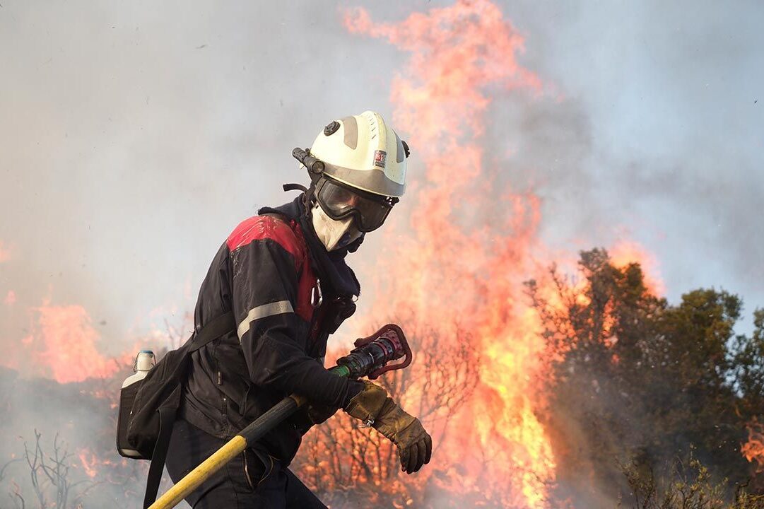 Šumski požar u Španiji, evakuisano osam sela