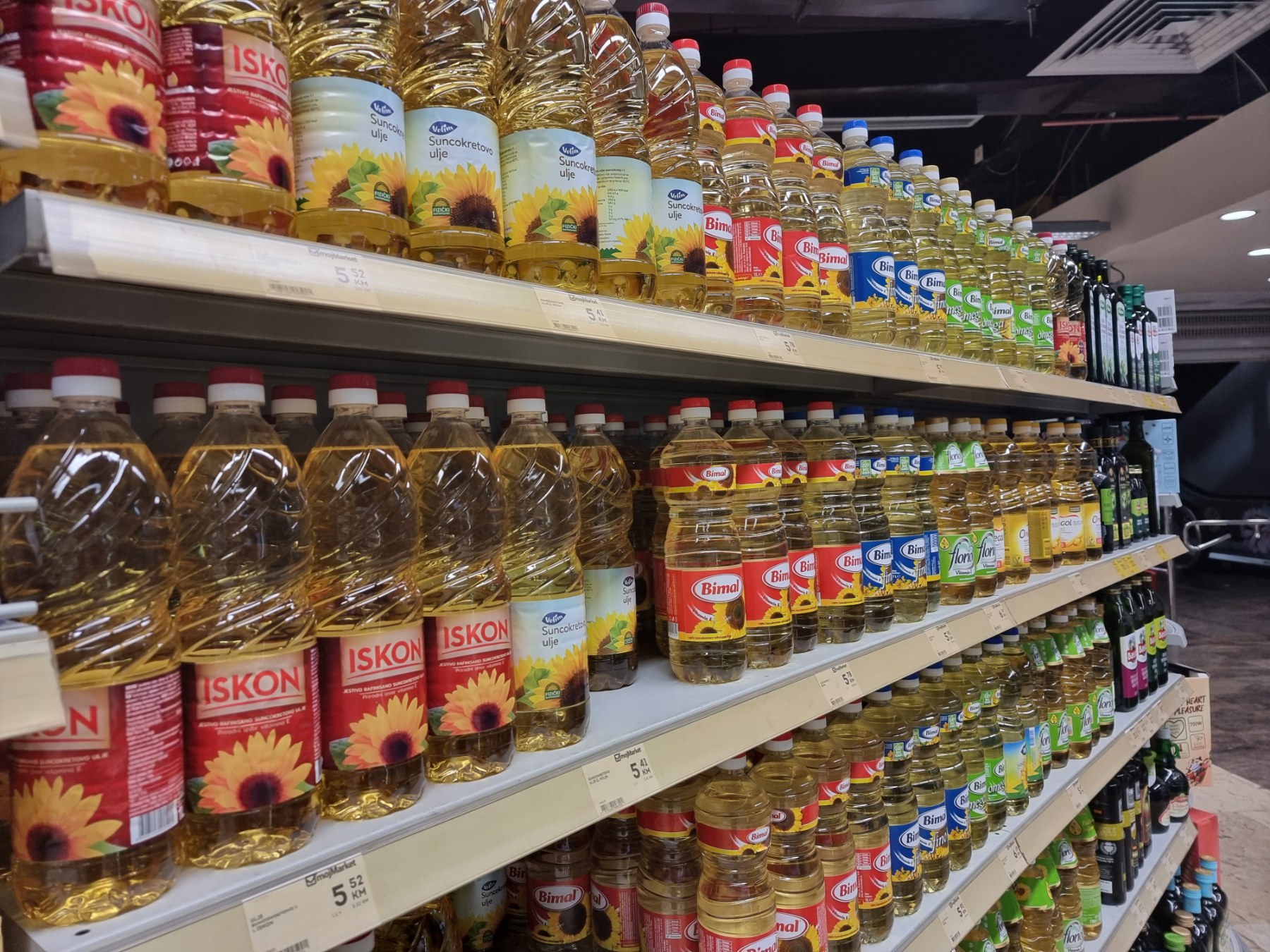 Kažnjeni marketi koji su ograničavali prodaju ulja i brašna u Srpskoj