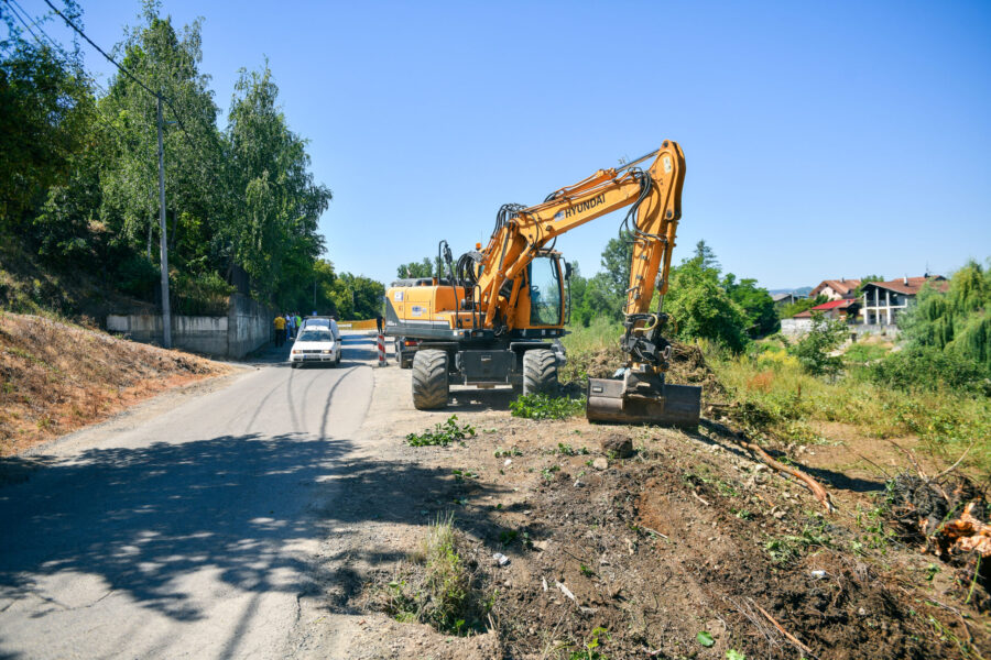 GRADONAČELNIK OBIŠAO RADOVE Nastavljena izgradnja glavne saobraćajnice kroz Priječane