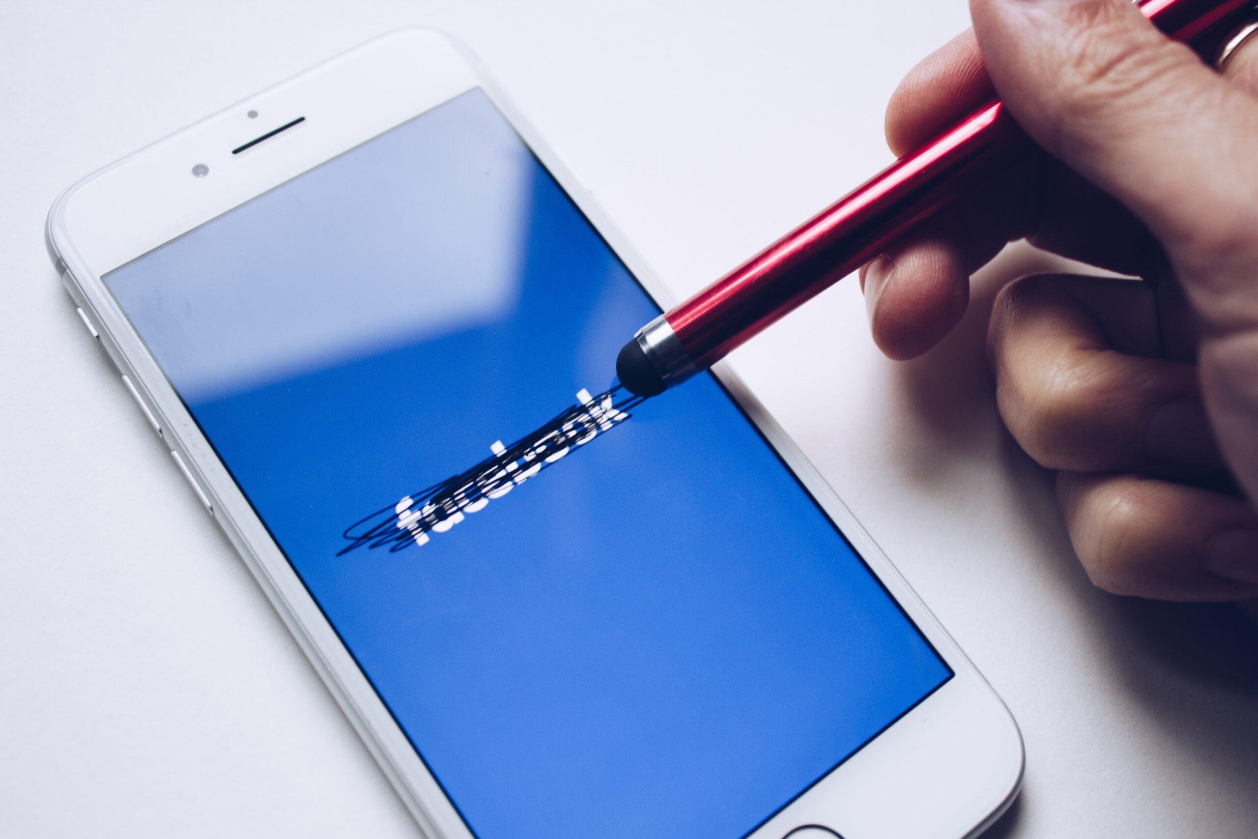 NE PRIVLAČI IH Tinejdžeri sve više napuštaju Facebook