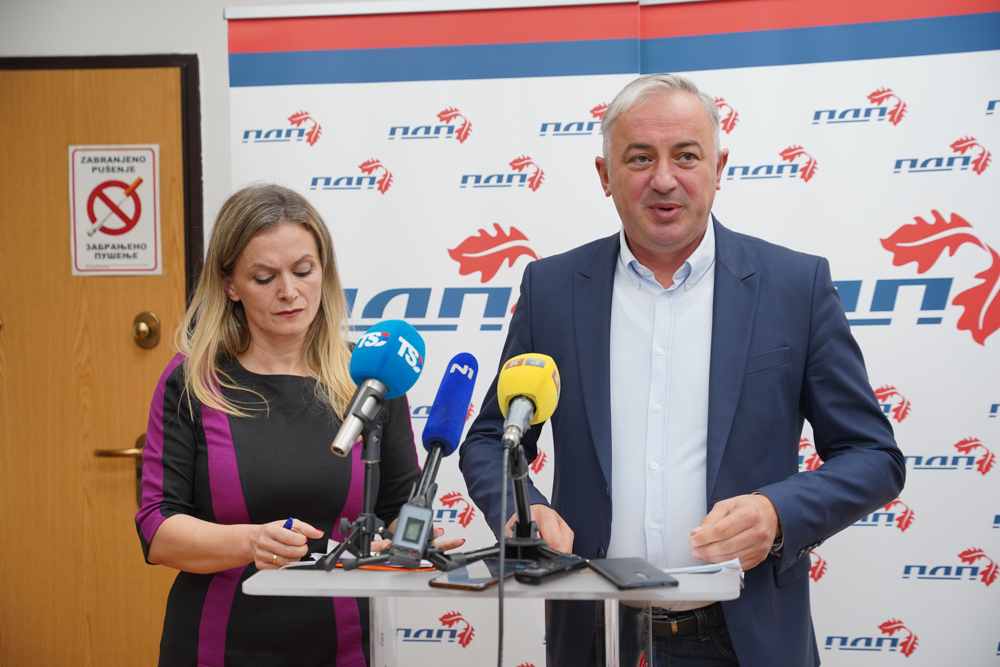 Borenović: SNSD u Doboju priprema izbornu krađu, imamo dokaze (FOTO VIDEO)