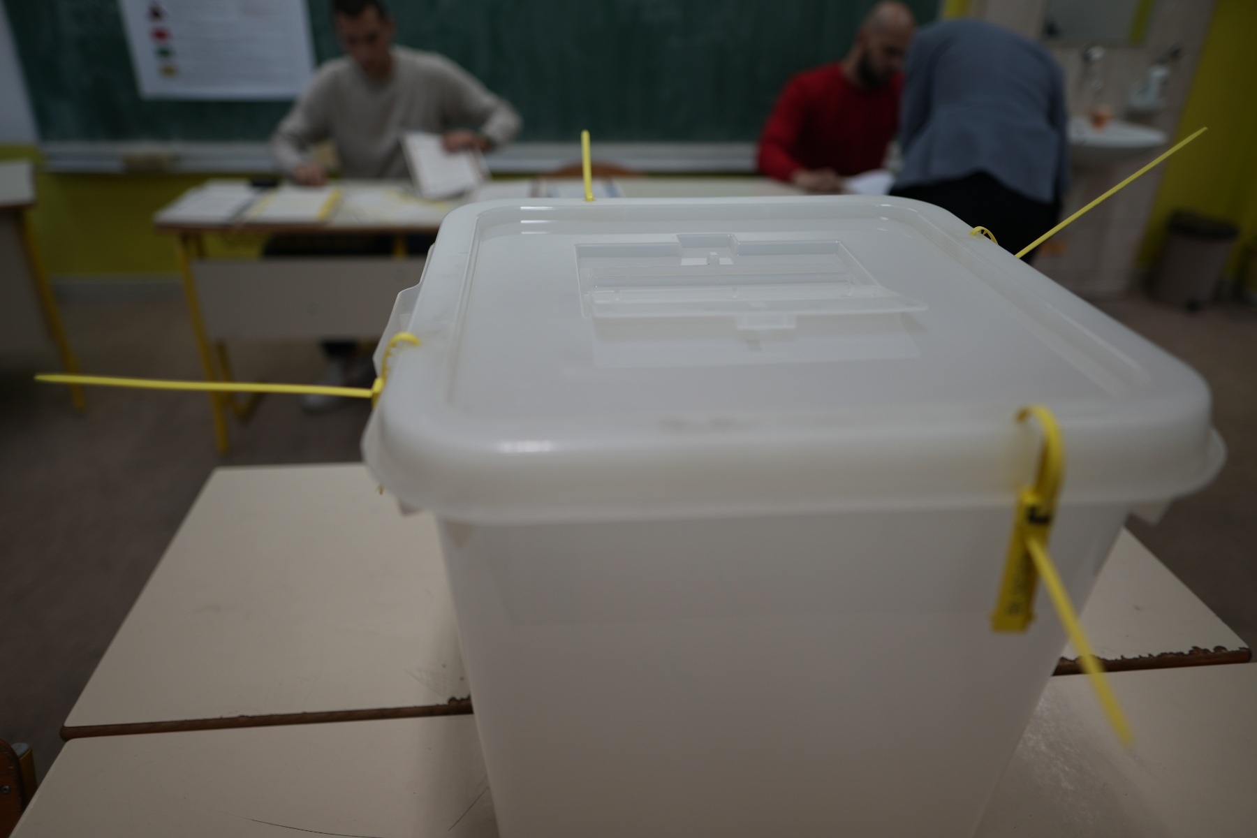 GLASAČI U BERNU DOBIJAJU RAHATLOKUME Dijaspora zainteresovana za glasanje, sve protiče uredu