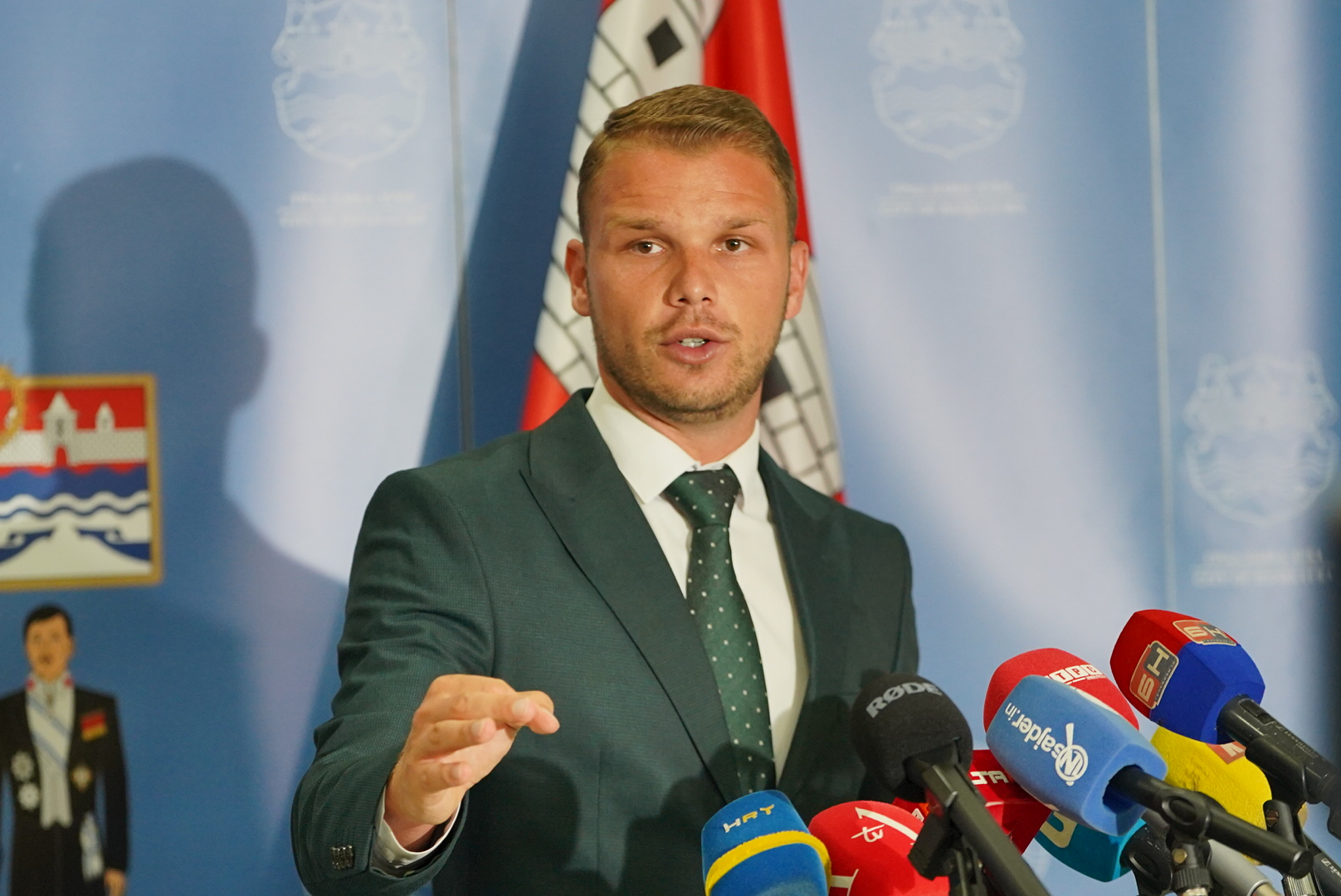 Stanivuković odgovorio Đajiću: Politička kukavice, stani mi na “crtu” kao protivkandidat