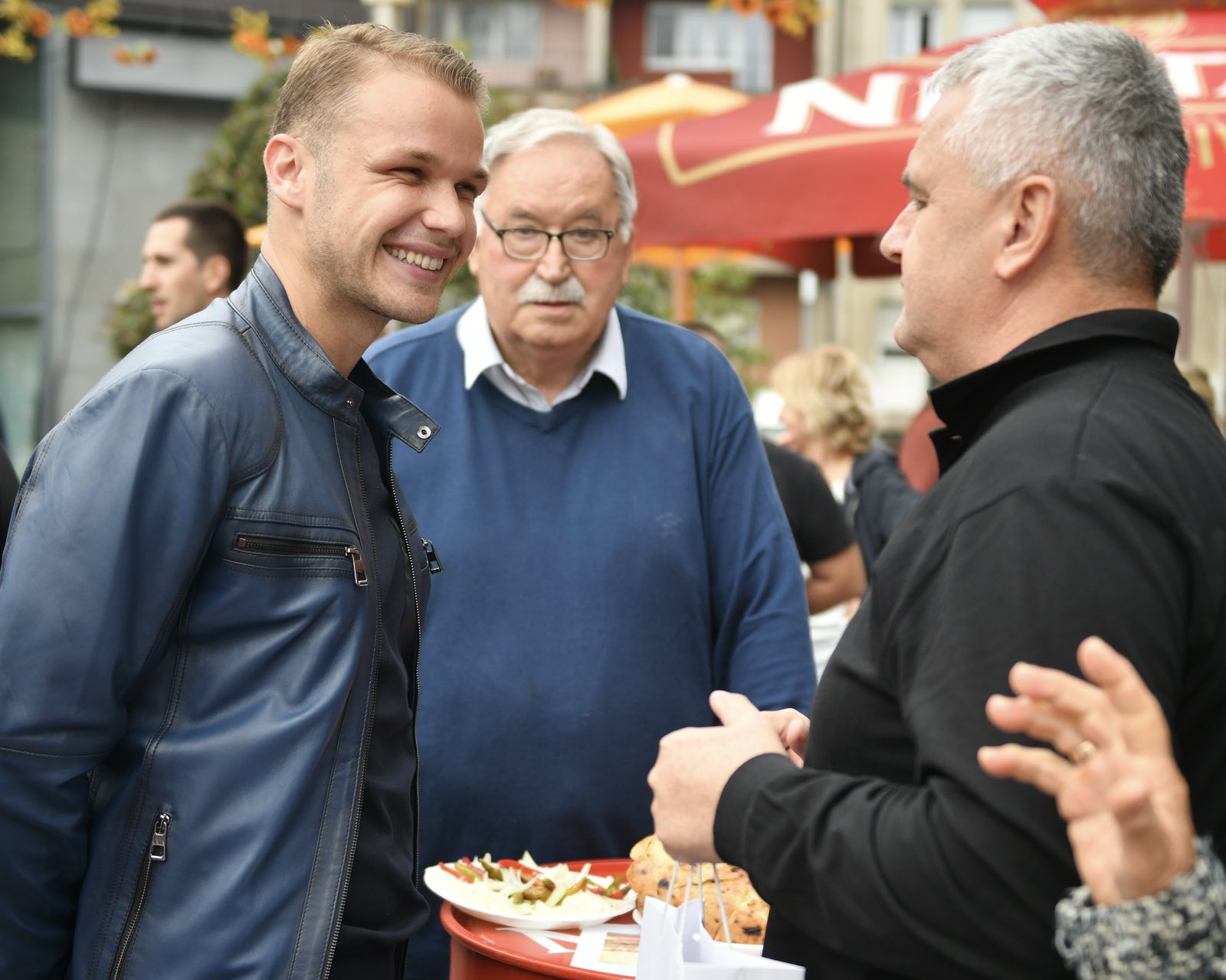 Nakon maratona, Stanivuković posjetio “Ćevap fest”: Porcija najukusnijeg ćevapa na svijetu je prava nagrada