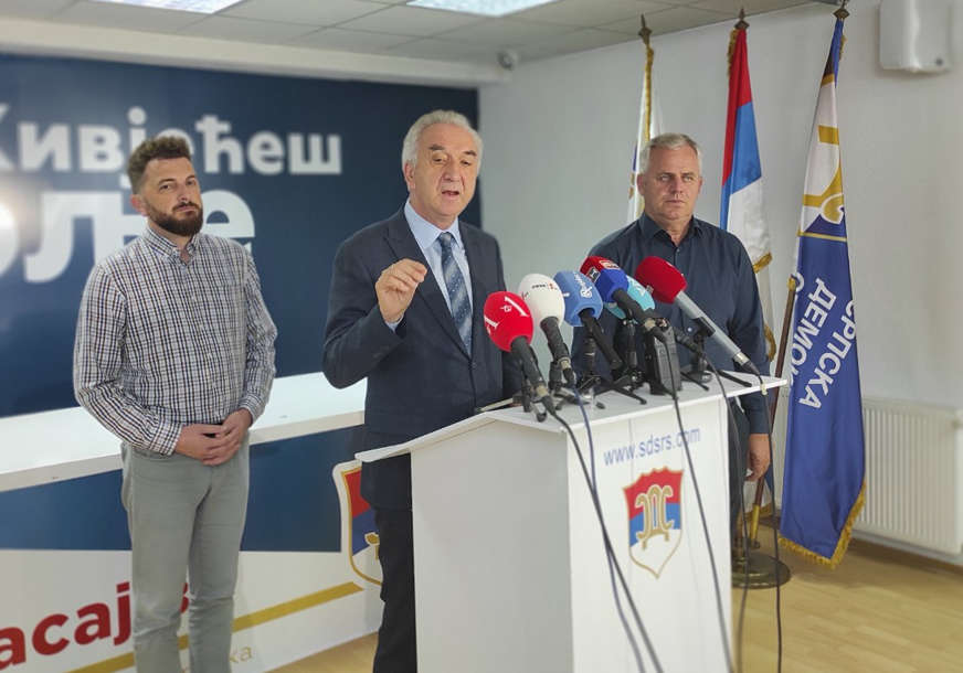 ZBOG LOŠIH REZULTATA IZBORA Šarović i članovi Predsjedništva SDS-a podnijeli ostavke
