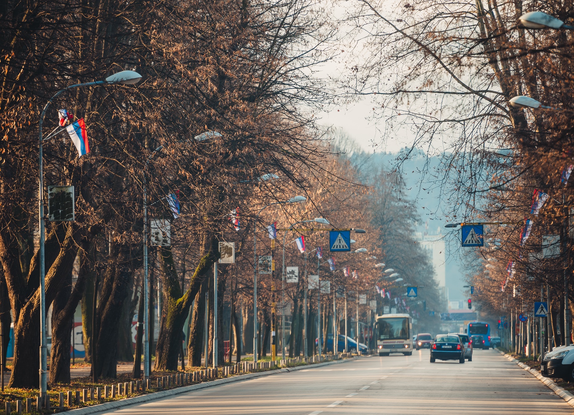 Zastavice se vijore Banjalukom: Grad se priprema za Dan Republike Srpske