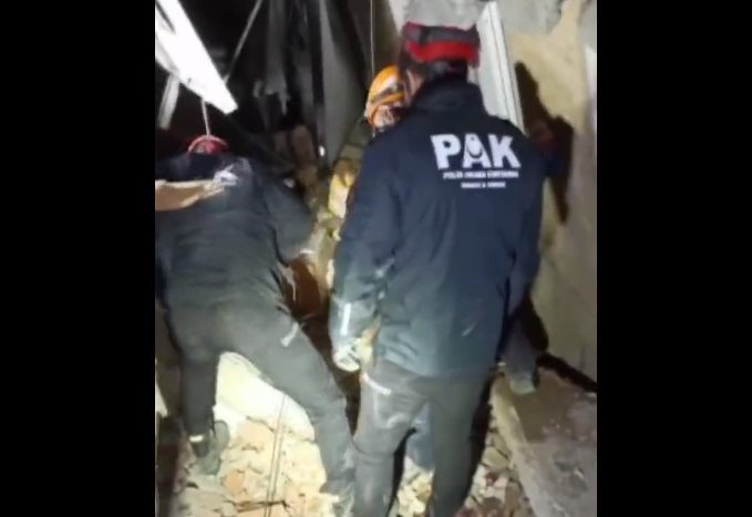 NAKON NOVOG ZEMLJOTRESA Kamere zabilježile urušavanje zgrada u Turskoj (VIDEO)