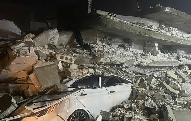 HAOS U TURSKOJ Kamere snimile trenutak katastrofalnog potresa (VIDEO)