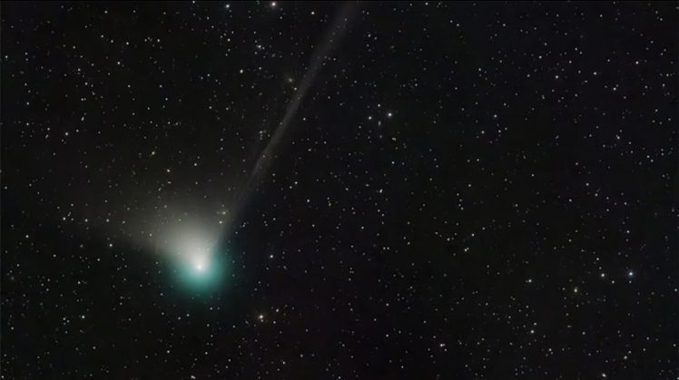 VEČERAS PROLIJEĆE PORED ZEMLJE Zelena kometa na noćnom nebu prvi put od kamenog doba