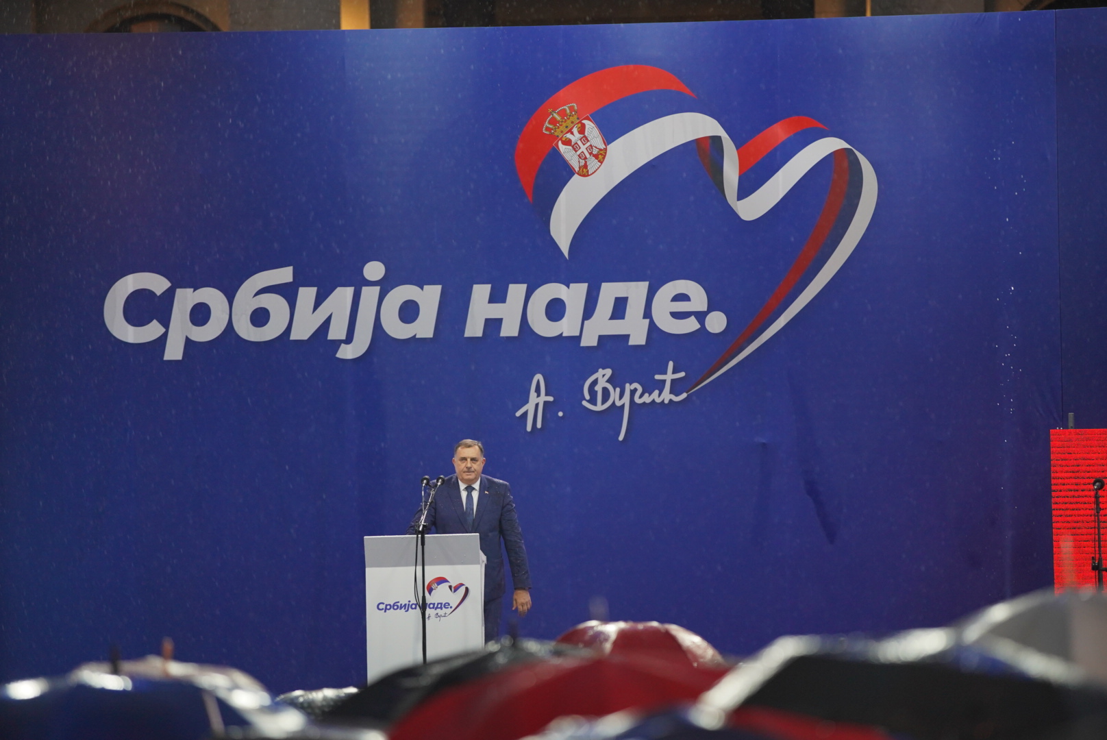 POSTALO VIRALNO Dodik na Vučićevom skupu u Beogradu najavljen kao “Milan” (VIDEO)
