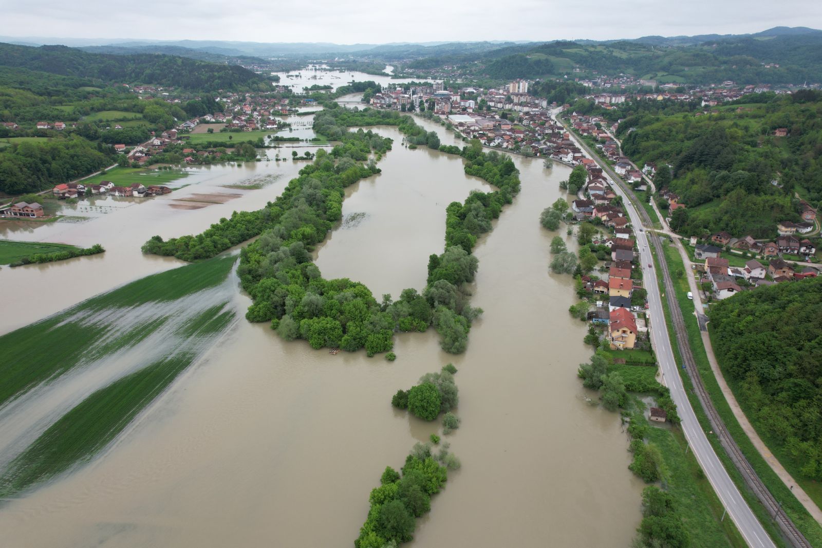 Opadaju vodostaji rijeka u Srpskoj, poplavljenim područjima stiže pomoć