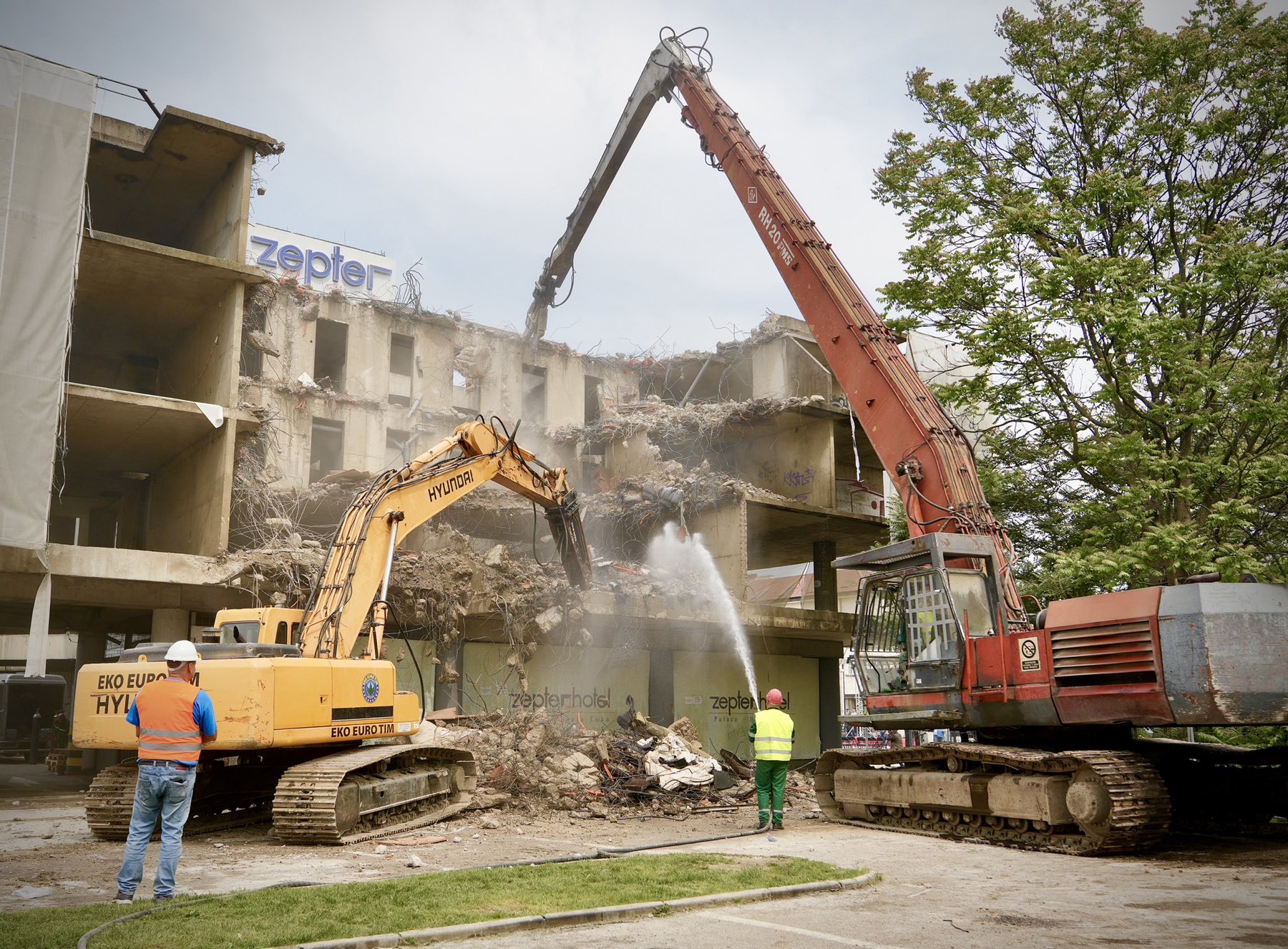 Počelo rušenje starog dijela hotela “Palas” u Banjaluci
