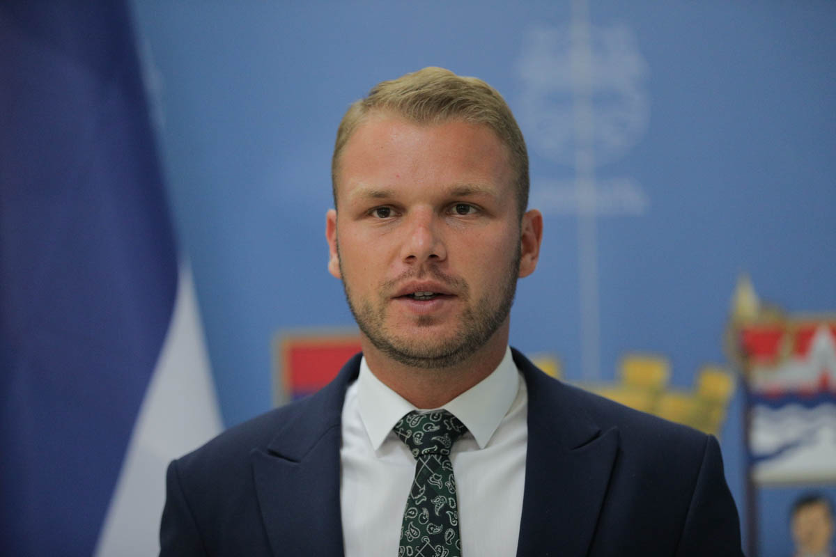 “BITI PRVI NIJE LAKO” Stanivuković čestitao veliki jubilej dnevnom listu “Politika”