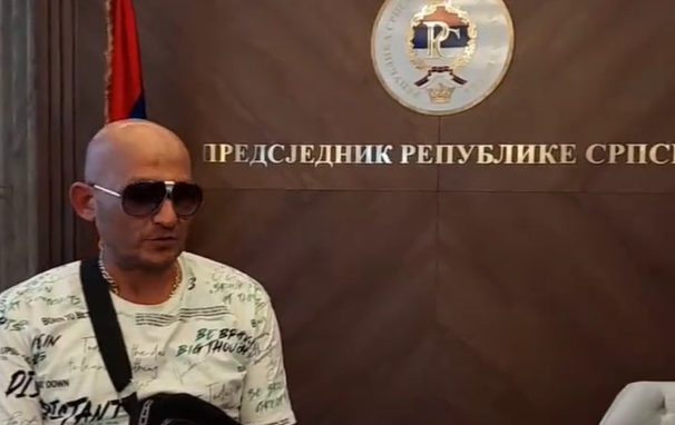 POZDRAVLJAO DODIKA I ĐAJIĆA Ko je čovjek koji se snimao u kabinetu predsjednika Srpske, javnost u šoku (VIDEO)