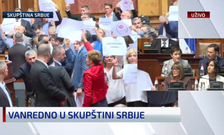 BURNO U SKUPŠTINI SRBIJE Brnabić galamila, poslanici opzicije protestovali (VIDEO)