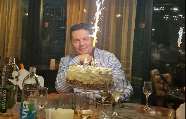 PUNIH 57 Stevandić proslavio rođendan uz tortu i porodicu