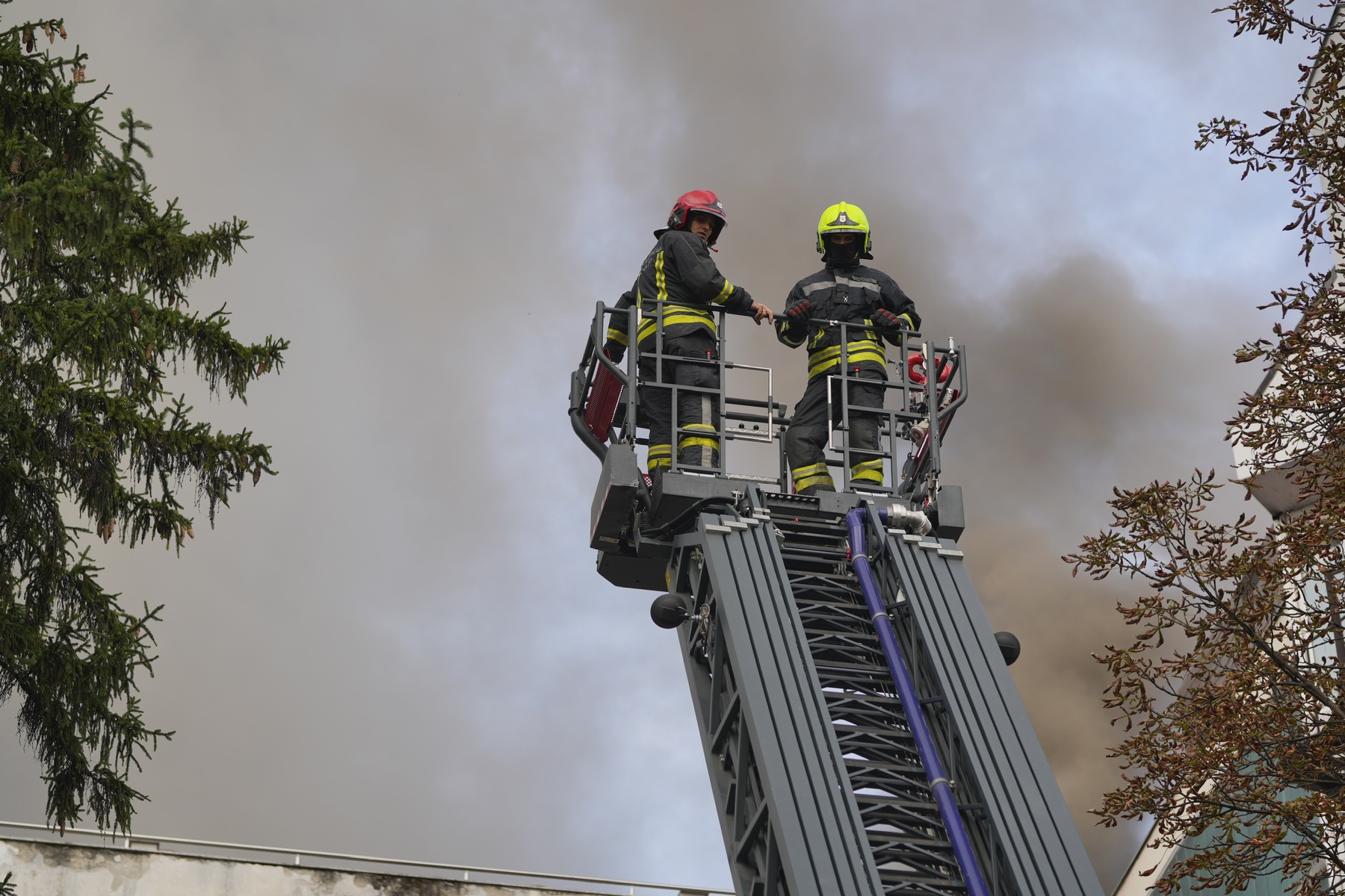 NEMAR LJUDI Banjalučki vatrogasci gasili požar na 91 kontejneru