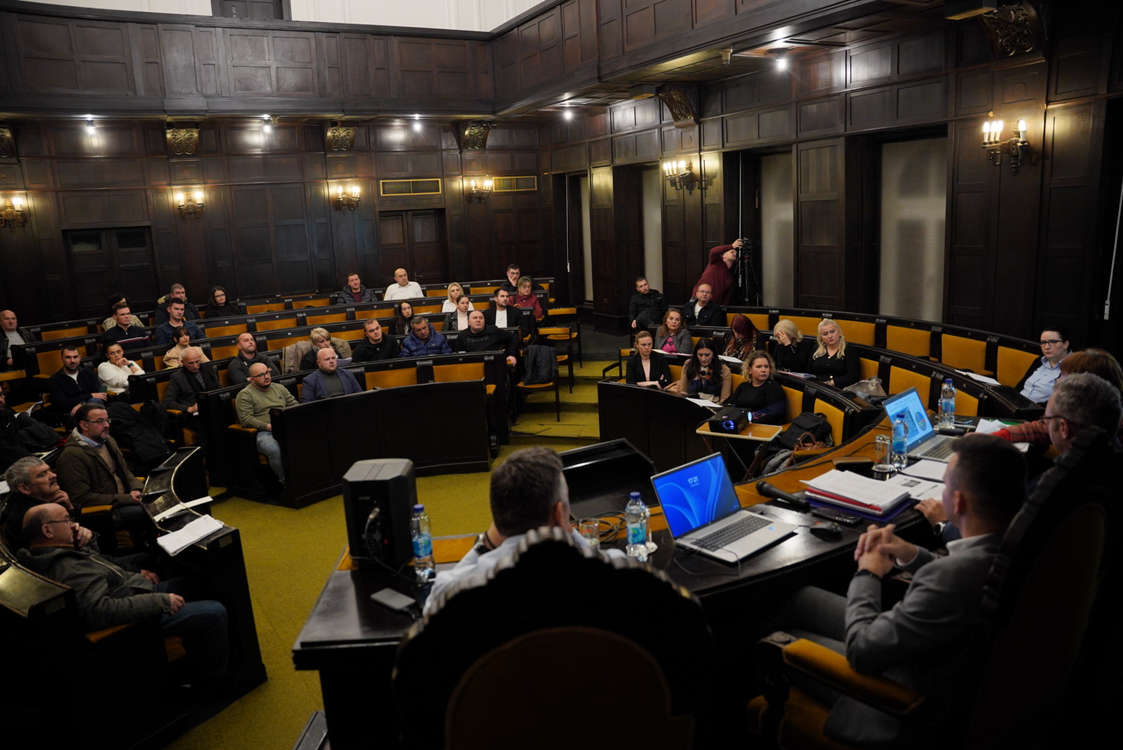 U Banskom dvoru održana javna rasprava o NACRTU BUDŽETA za 2024. godinu (FOTO)