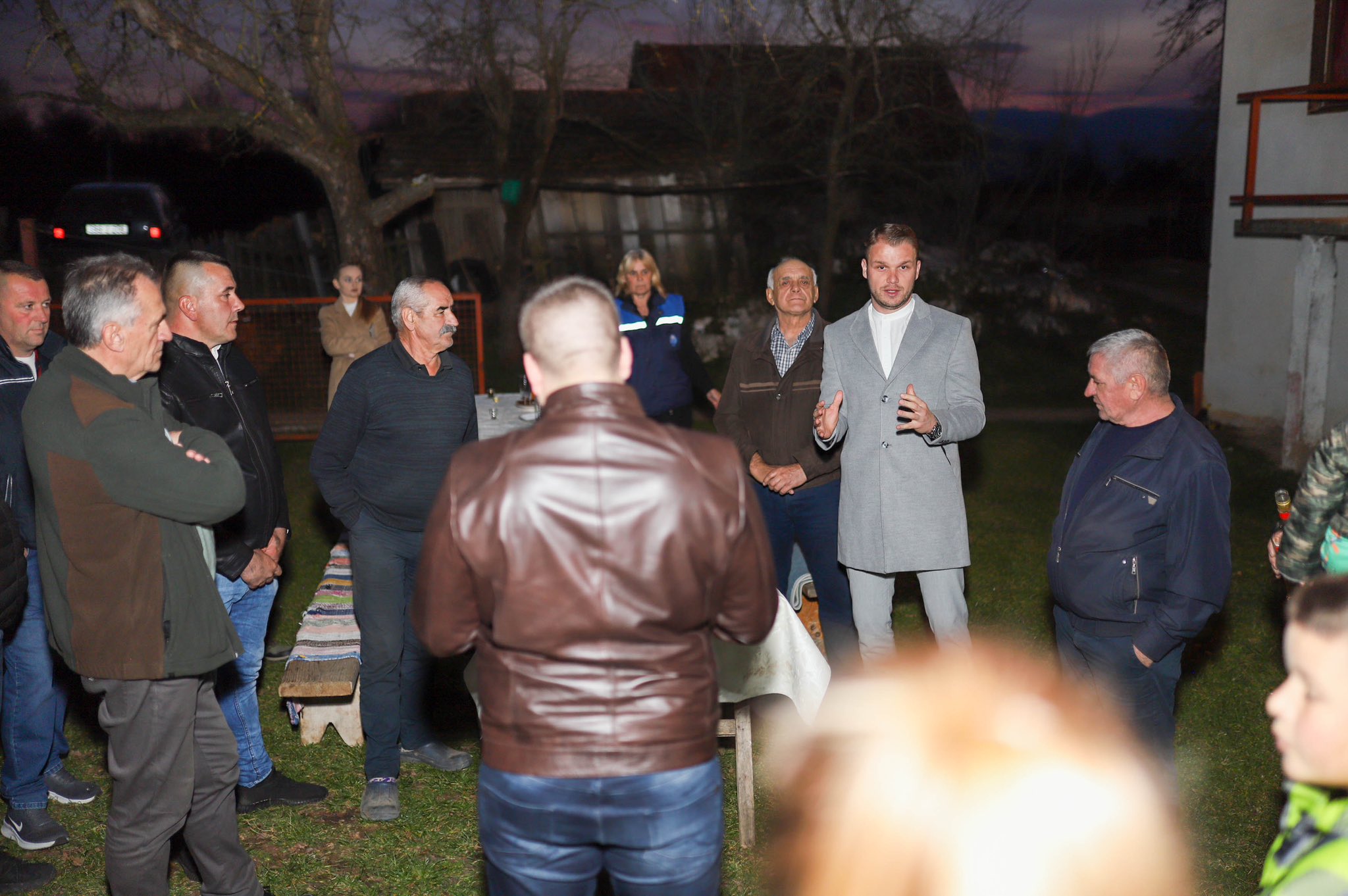 Stanivuković u Krminama: Uz rakiju i razgovor sa mještanima najavio nove projekte