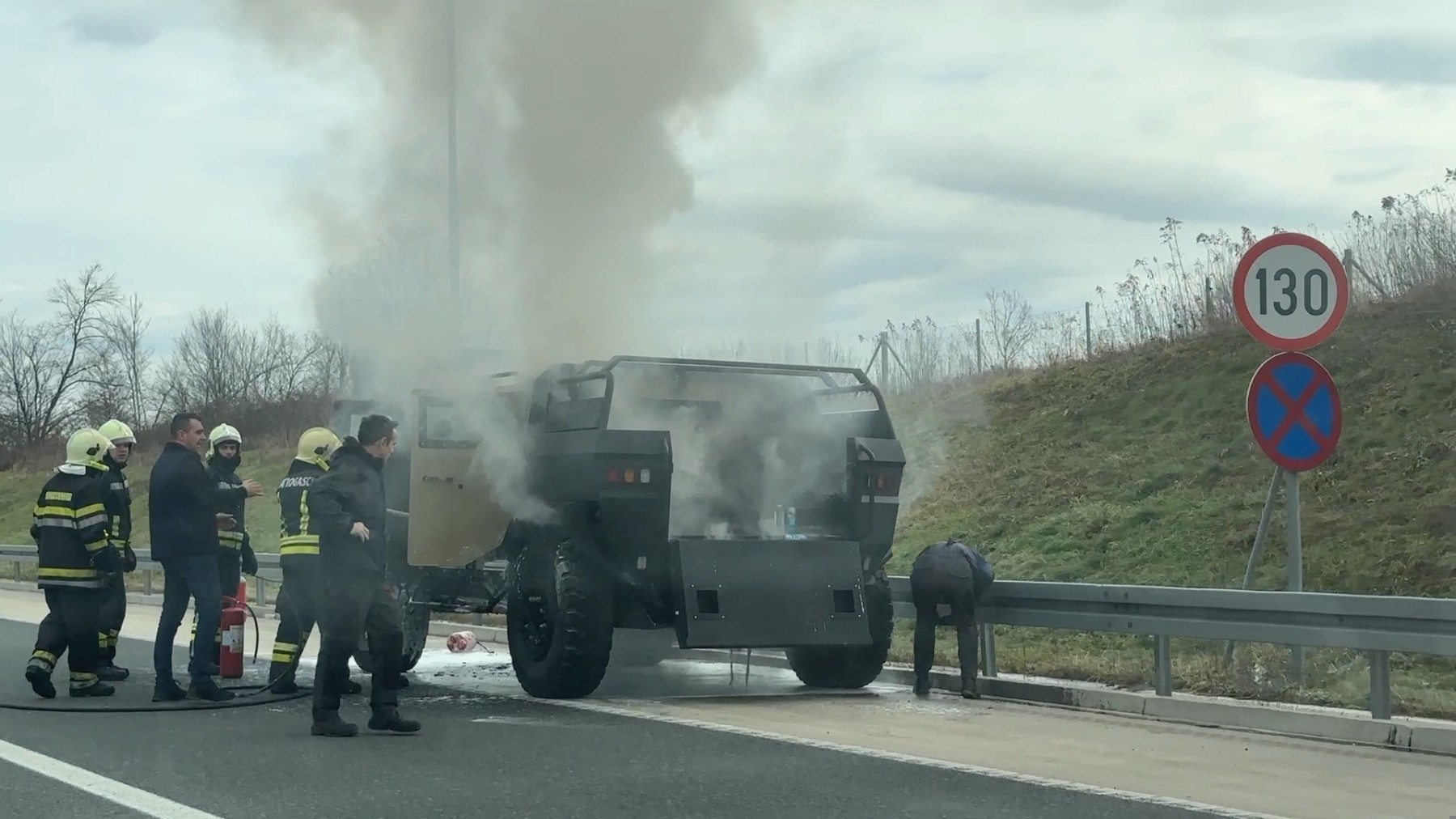 GORI “VIHOR” Na auto-putu se zapalilo vozilo koje koristi i MUP-a RS (VIDEO)