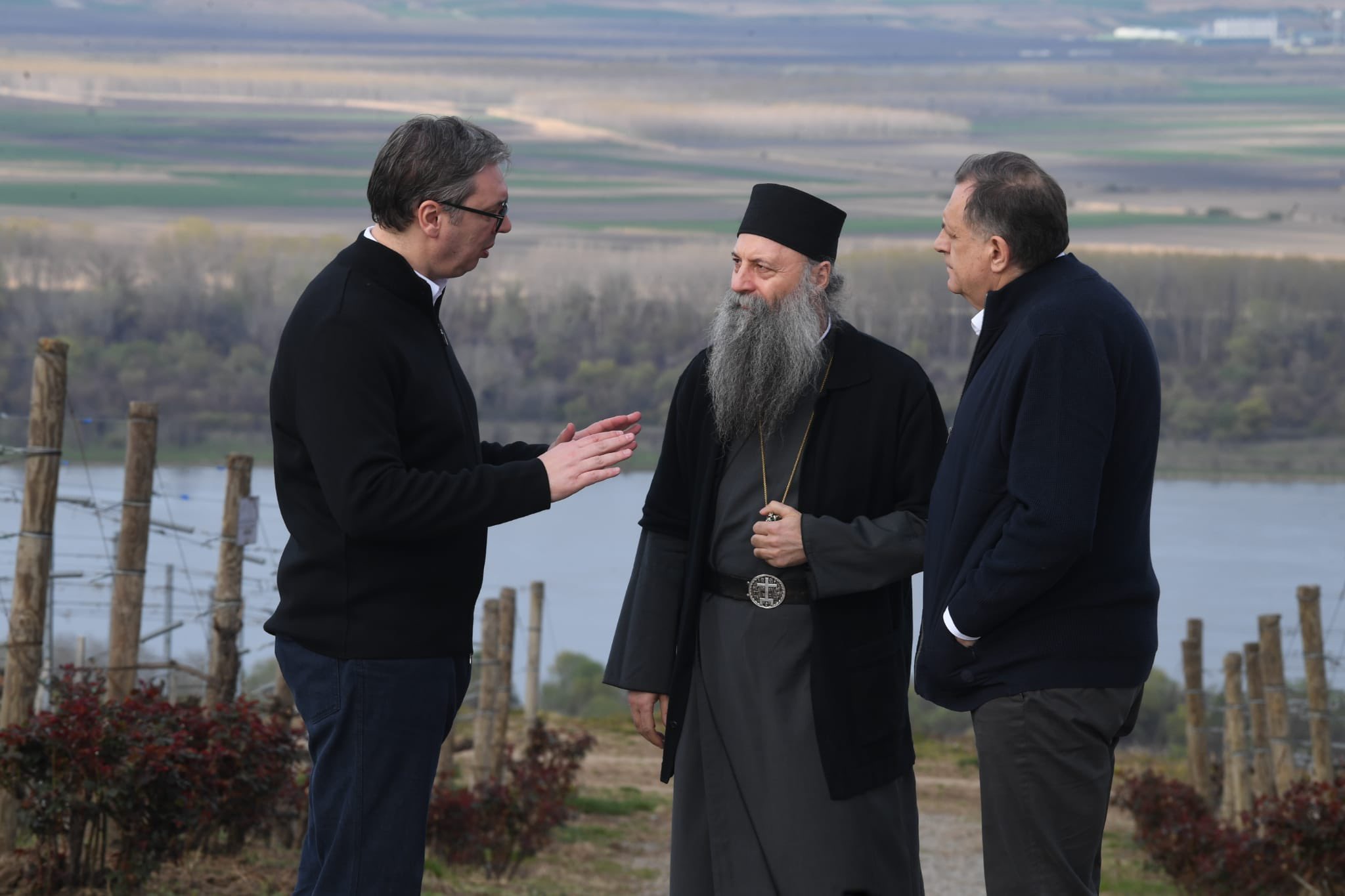 Oglasio se Dodik nakon sastanka sa Vučićem i patrijarhom Porfirijem