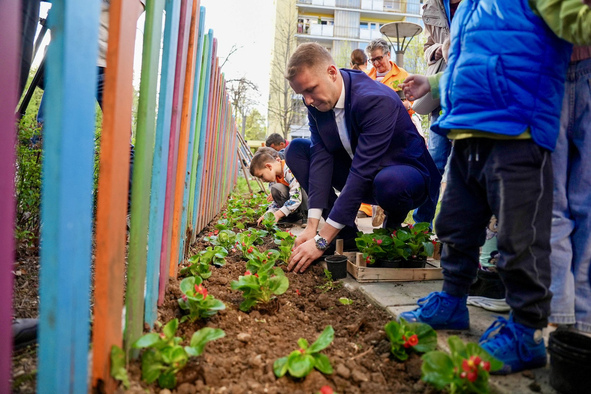 “ČISTO LICE GRADA” Stanivuković u velikoj akciji pomagao građanima Centra i Bulevara (FOTO)