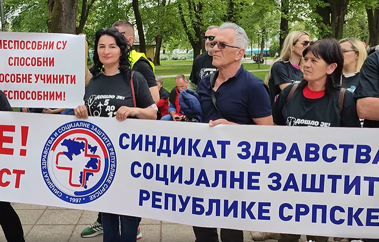 “ISPOD SVOG DOSTOJANSTVA” Zaposleni u zdravstvu Srpske protestima zatražili veće plate
